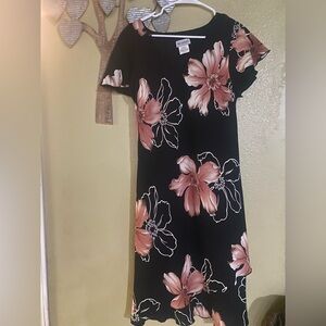 Metaphor Black and Pink Floral Dress PTP 17 L 40 
16 juniors=to woman small
